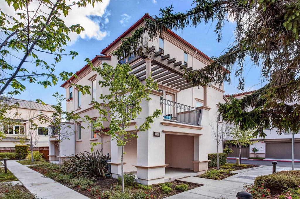 1942 San Luis Avenue