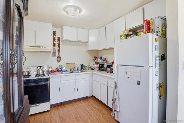 Image 5 of 31 For 1451 Harbison