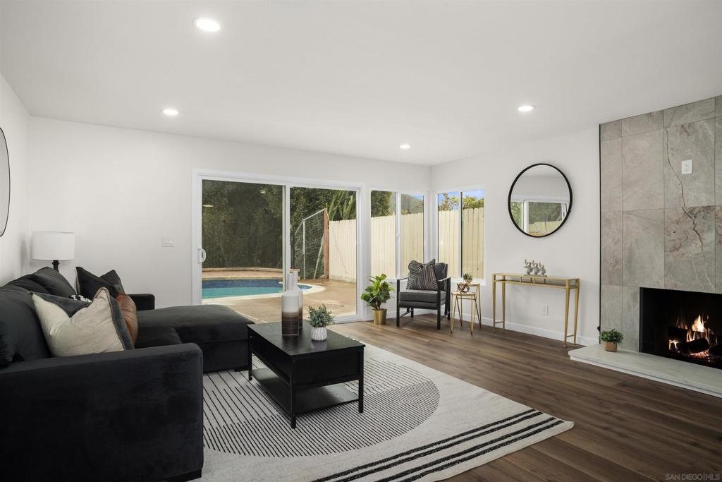 13837 Paseo Cardiel