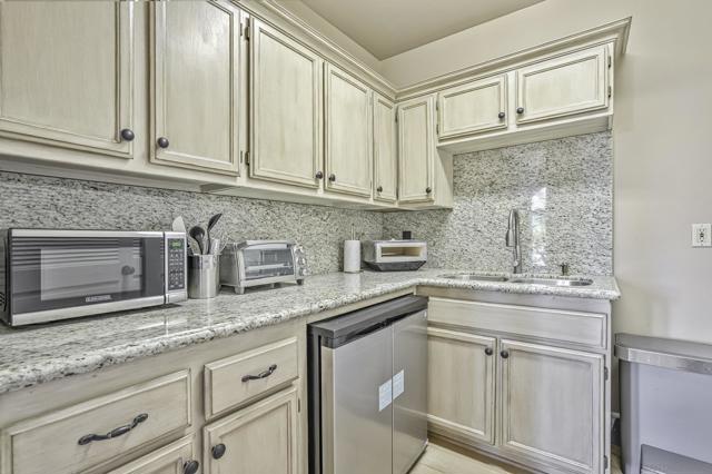 5305 La Crescenta, Rancho Santa Fe CA: https://media.crmls.org/mediaz/d845aaf1-4f2c-43ff-89ff-efa77cb4b0b9.jpg