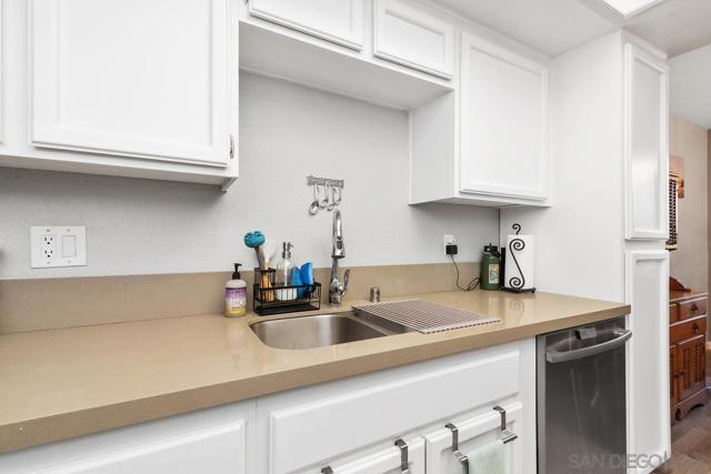 13975 Midland Rd, Poway CA: https://media.crmls.org/mediaz/d84617b3-c687-4e1a-afeb-fc4754d0c914.jpg