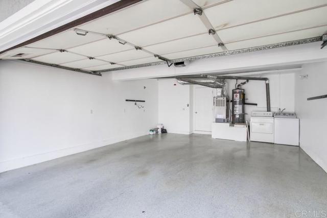 8037 Caminito Mallorca, La Jolla CA: https://media.crmls.org/mediaz/d8464e9f-5d2d-4641-ac73-39e606d4b246.jpg