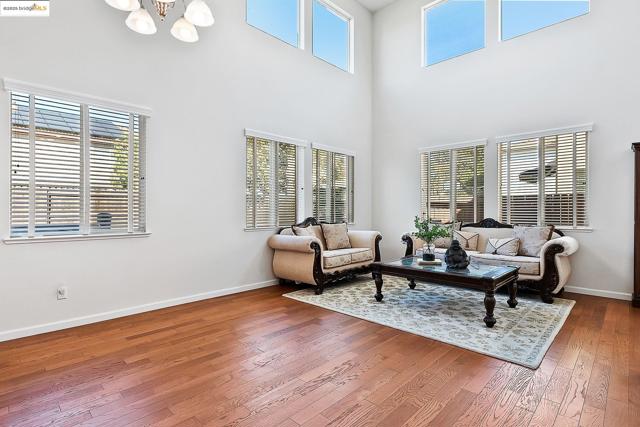 115 Tennyson Ct, Discovery Bay CA: https://media.crmls.org/mediaz/d846a2c9-56f9-42e9-85c9-869e3c74de51.jpg