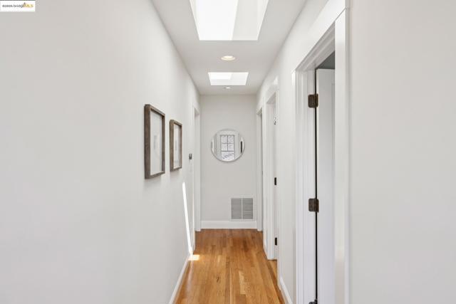 1071 Harvard Rd, Piedmont CA: https://media.crmls.org/mediaz/d846a898-2ae4-44ec-9ba2-65b47fefd864.jpg