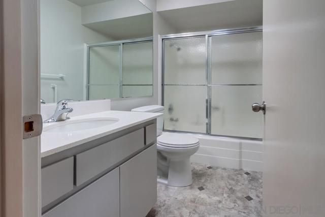 1976 Fairway Circle, San Marcos CA: https://media.crmls.org/mediaz/d846d3de-ea99-4329-a7d7-e08275123329.jpg