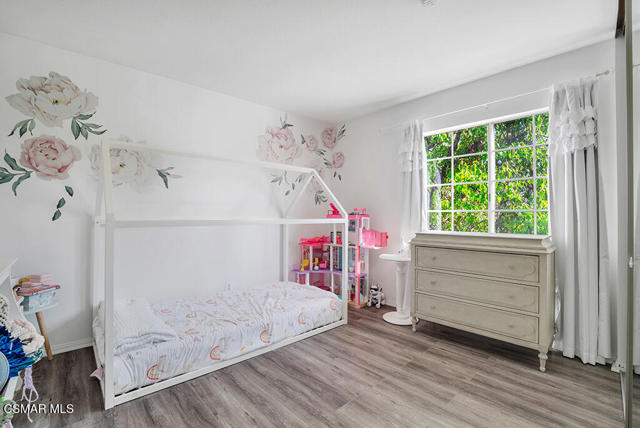 4365 Oak Glen Street, Calabasas CA: https://media.crmls.org/mediaz/d846d584-ae02-419c-8f21-71e2c51baf7f.jpg