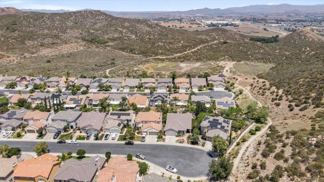 27792 Elderberry Street, Murrieta CA: https://media.crmls.org/mediaz/d846dff4-5221-4adf-a1b5-516f65967808.jpg