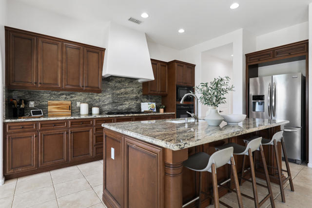 Image 13 of 38 For 81961 Contento Street