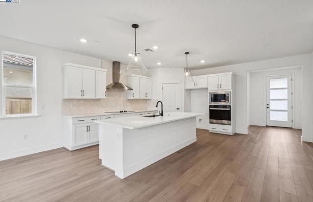 373 E Gobind Blvd, Mountain House CA: https://media.crmls.org/mediaz/d8488f08-efa4-402a-9df6-7b2e3c6785f6.jpg