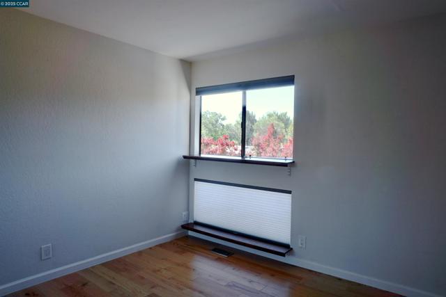 190 Cleaveland Rd, Pleasant Hill CA: https://media.crmls.org/mediaz/d84919f4-d973-49a6-b895-84ef1ee62efc.jpg