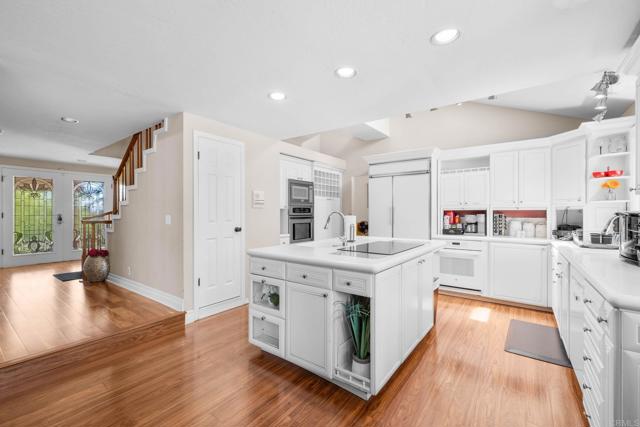 31121 Stardust Ln, Valley Center CA: https://media.crmls.org/mediaz/d84940d7-e437-48aa-90b2-e7c51c3d1de8.jpg