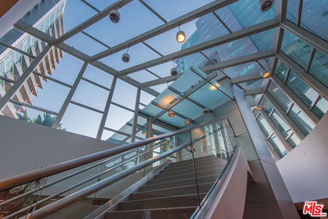 13600 Marina Pointe Drive, Marina del Rey CA: https://media.crmls.org/mediaz/d849d5f1-3797-44d3-9ec1-af23955f53d6.jpg