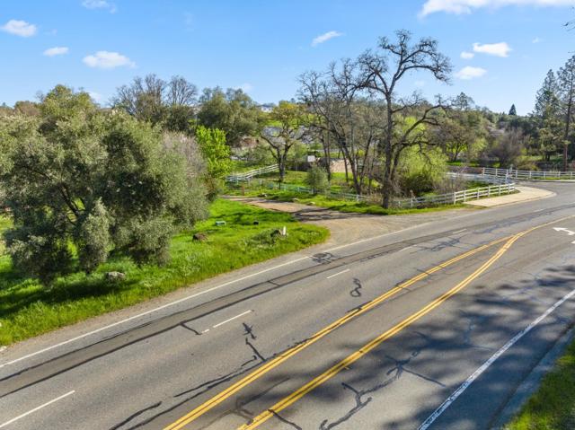10264 Combie Road,  CA: https://media.crmls.org/mediaz/d849def1-3a1f-408f-95de-e51891dd0f84.jpg