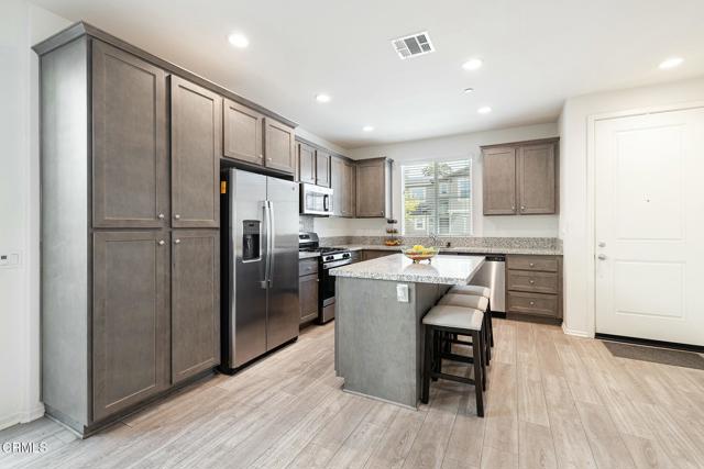 342 Fuerte Drive, Santa Paula CA: https://media.crmls.org/mediaz/d84a48fa-ced1-423f-8c63-1a69b8b22b7f.jpg