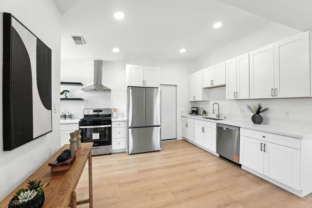 Detail Gallery Image 12 of 30 For 5885 Lynn St, San Diego,  CA 92105 - 3 Beds | 2 Baths
