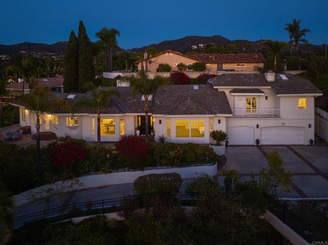 Detail Gallery Image 2 of 68 For 1248 via Christina, Vista,  CA 92084 - 4 Beds | 3 Baths