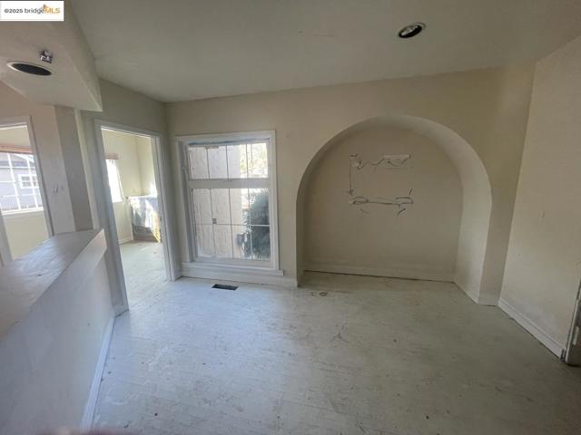 2890 Concord BLVD, Concord CA: https://media.crmls.org/mediaz/d84ad40d-c7c8-46e4-83a8-64be3e9ad358.jpg