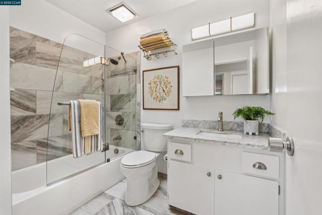 3803 Quail Ridge Road, Lafayette CA: https://media.crmls.org/mediaz/d84ae529-b6f6-456f-aec1-eb685e410df4.jpg