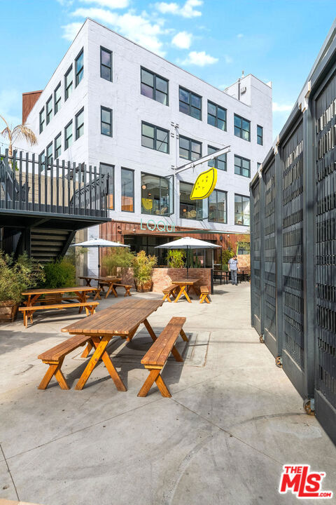 416 S Spring Street, Los Angeles CA: https://media.crmls.org/mediaz/d84b06f7-8d9f-4eb5-b7eb-6d579b39340b.jpg