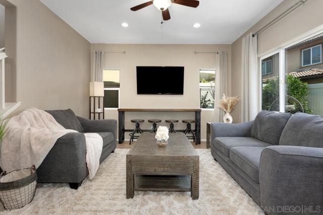 259 Oberlander Way, Fallbrook CA: https://media.crmls.org/mediaz/d84b2990-32bb-4b8d-9036-37b9472e3689.jpg