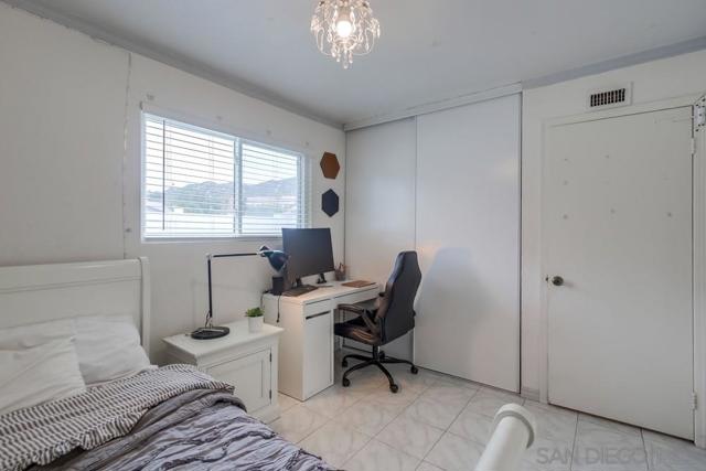 15380 Via La Gitano, Poway CA: https://media.crmls.org/mediaz/d84b2c56-839c-4cb8-bf1a-bd2be2213e75.jpg