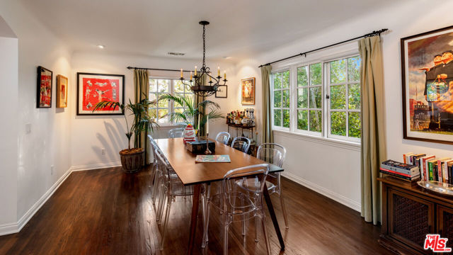 3145 La Suvida Drive, Los Angeles CA: https://media.crmls.org/mediaz/d84b768a-5bb0-42f3-8715-ea8e10399ae0.jpg