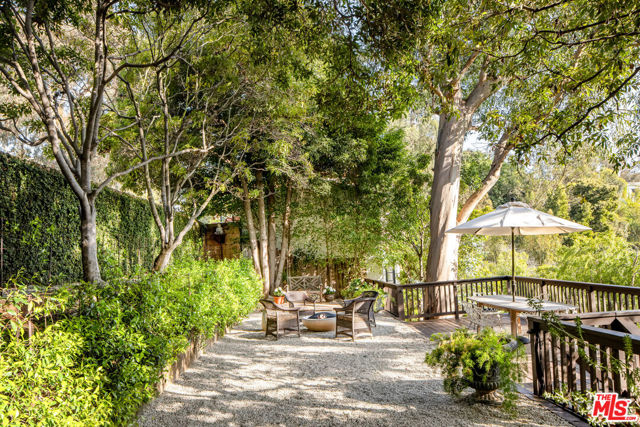 2415 Castilian Drive, Los Angeles CA: https://media.crmls.org/mediaz/d84bbc7c-9123-4ea4-aec2-25bd161a3f26.jpg