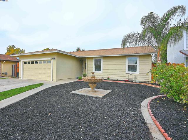 974 Walnut Dr, Oakley CA: https://media.crmls.org/mediaz/d84c0389-87ec-4ea3-80ac-c050577bb2ec.jpg