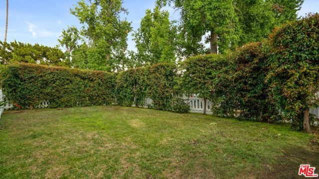 Private Front Yard