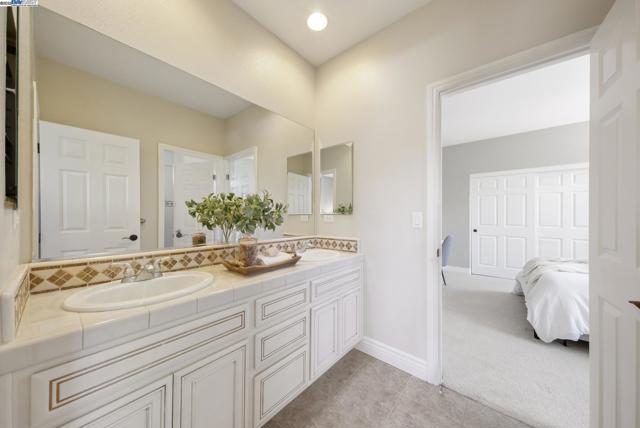 3633 Terrazzo Ct, Pleasanton CA: https://media.crmls.org/mediaz/d84ca042-58be-4c40-9657-bd8b82f0e926.jpg