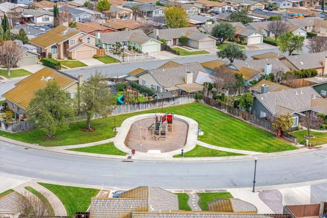 46315 Pine Meadow Drive, King City CA: https://media.crmls.org/mediaz/d84cb4e4-9739-4edf-9029-4d0f7da380d0.jpg