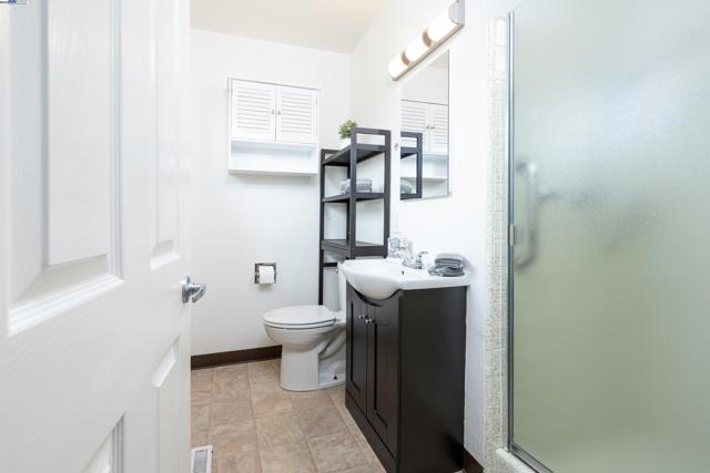 1338 Thais Ln, Hayward CA: https://media.crmls.org/mediaz/d84dda47-5e5a-4ab2-82c9-48e0c383897e.jpg