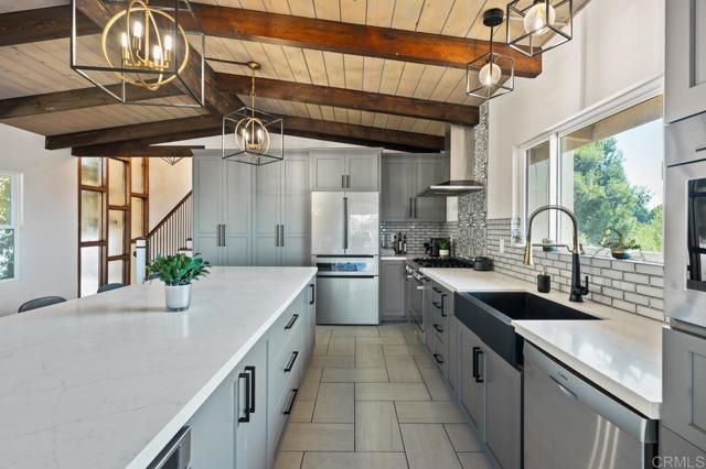 Detail Gallery Image 11 of 72 For 4814 Rushville Ln, La Mesa,  CA 91941 - 5 Beds | 2/1 Baths