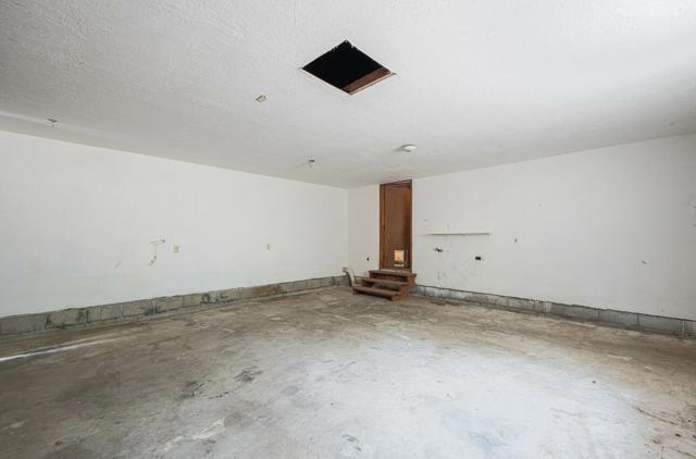 19400 Eden Court, Salinas CA: https://media.crmls.org/mediaz/d84e4a36-c4f6-4389-b641-7ebecd0843b4.jpg