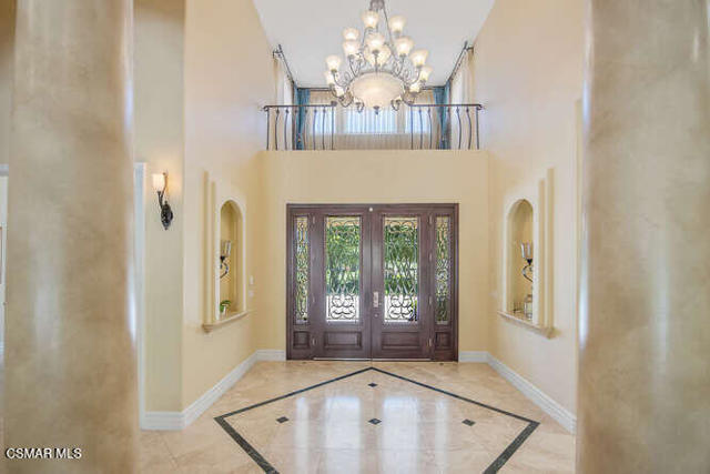 421 Whitegate Road, Thousand Oaks CA: https://media.crmls.org/mediaz/d84ec0c8-b666-4df0-8ba5-92eab4cee090.jpg