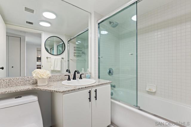 500 W Harbor Dr, San Diego CA: https://media.crmls.org/mediaz/d84edaa6-a47c-4e85-9b72-7d0550600fe4.jpg