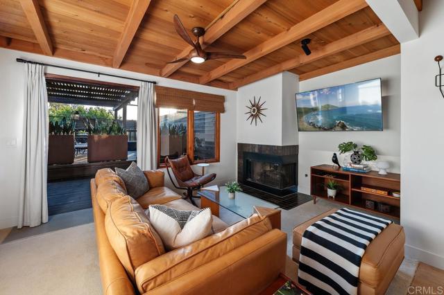 Detail Gallery Image 11 of 62 For 2034 36 Mackinnon Ave, Cardiff By The Sea,  CA 92007 - 5 Beds | 4 Baths