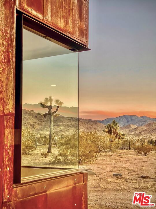 63131 Rocking Chair Road, Joshua Tree CA: https://media.crmls.org/mediaz/d84f61a7-2ba8-4691-a601-23837d002209.jpg