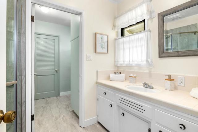 411 Alta Vista Dr, Santa Cruz CA: https://media.crmls.org/mediaz/d85002b6-2a9e-405b-9b0d-a10885cb8c31.jpg