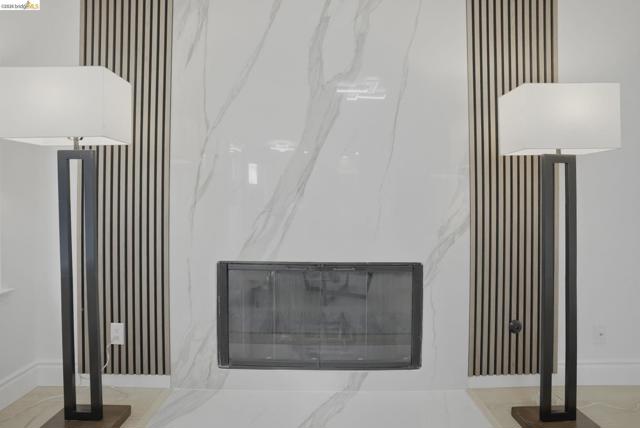 Image 16 of 60 For 2392 Austin Ct