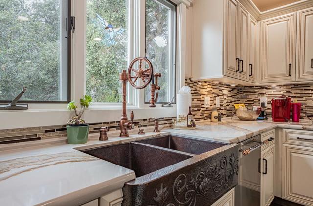 11394 Saddle Road, Monterey CA: https://media.crmls.org/mediaz/d8507a4f-34e3-4627-9abb-3fa7d8525174.jpg