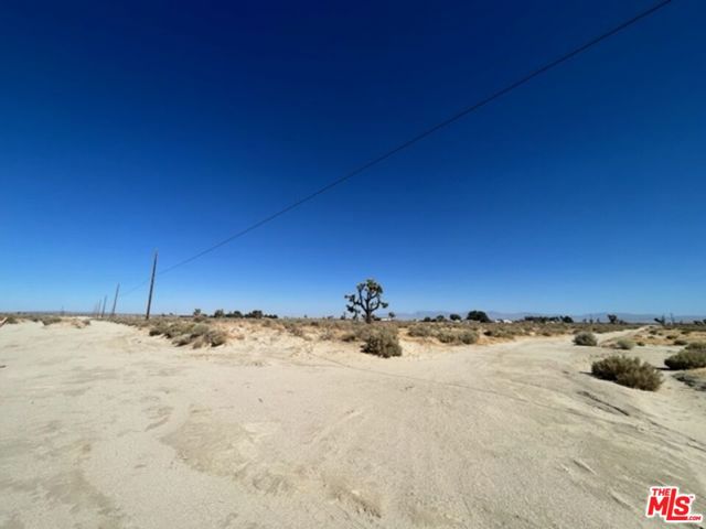 27 Street E Avenue E-8, Lancaster CA: https://media.crmls.org/mediaz/d850f6a2-e6f3-469f-acc7-872676d06544.jpg