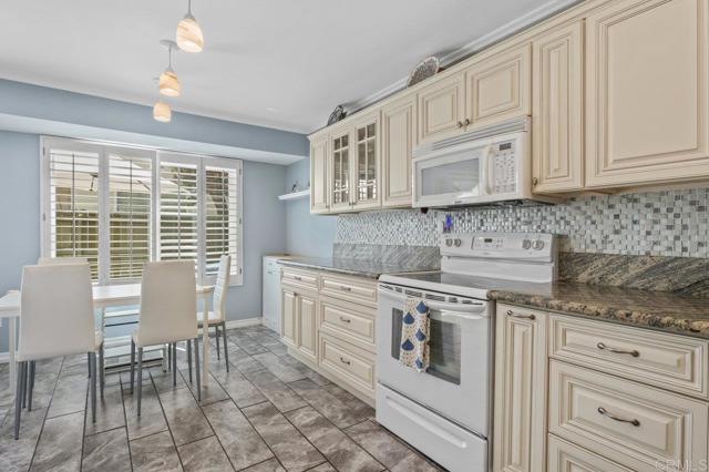 Detail Gallery Image 7 of 32 For 5450 Kiowa Dr #39,  La Mesa,  CA 91942 - 3 Beds | 2/1 Baths