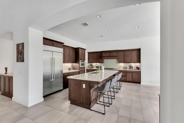 81805 Four Seasons Place, La Quinta CA: https://media.crmls.org/mediaz/d852f75d-ea1f-4d64-a776-53514baca288.jpg