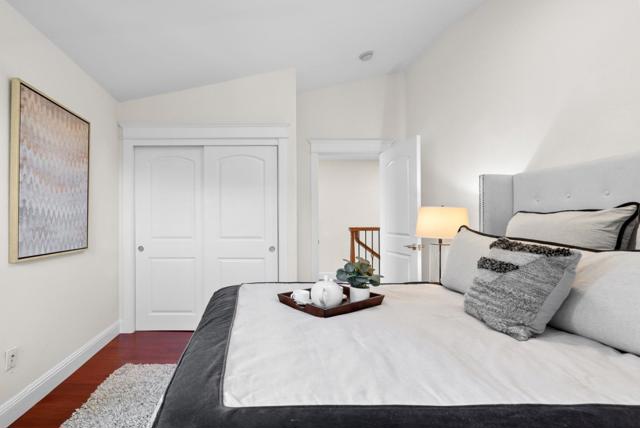 422 Mccormick Avenue, Capitola CA: https://media.crmls.org/mediaz/d853755d-92ce-4d44-8ebc-118b309509f5.jpg