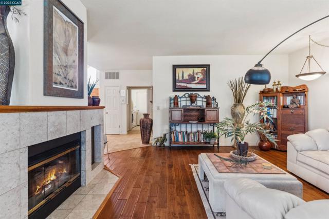 5541 Lanai Court, Discovery Bay CA: https://media.crmls.org/mediaz/d8548e5d-7478-4934-a895-37e769bdf72e.jpg