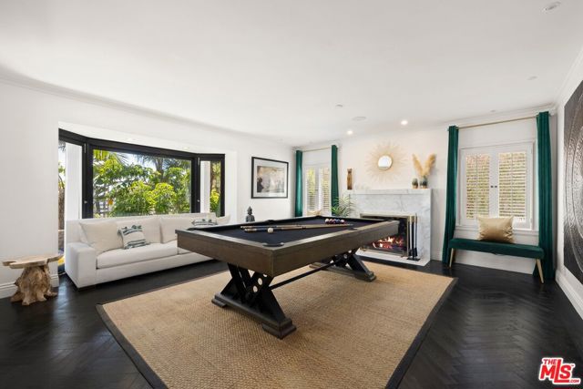 1472 N Kings Road, West Hollywood CA: https://media.crmls.org/mediaz/d854a9cc-3f83-4da0-b531-f3d84b50ad6f.jpg