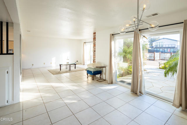 Detail Gallery Image 10 of 36 For 2414 Monaco Dr, Oxnard,  CA 93035 - 4 Beds | 2/1 Baths