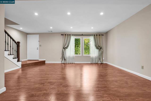 1430 Tampico Pl, Walnut Creek CA: https://media.crmls.org/mediaz/d855221c-8b85-4dbe-865b-8601c76a3031.jpg