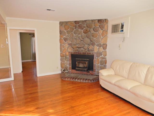 2060 Pulgas Avenue, East Palo Alto CA: https://media.crmls.org/mediaz/d8561a87-55a9-4a61-90e6-eff6d6c3dbf3.jpg